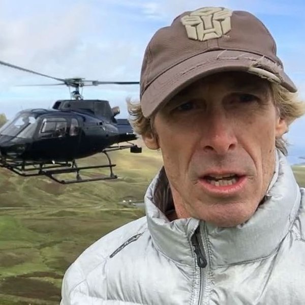 Transformers The Last Knight   Michael Bay Reports In From Scotland As Filming Resumes (1 of 1)